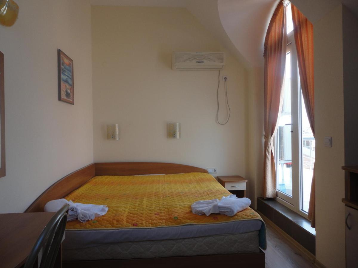 Barex Family Hotel Sozopol Exterior photo